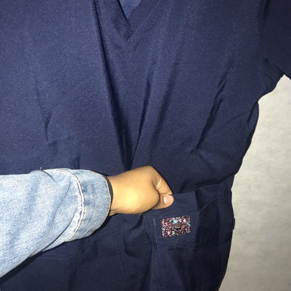 Scrub Top - Picture 2 of 3